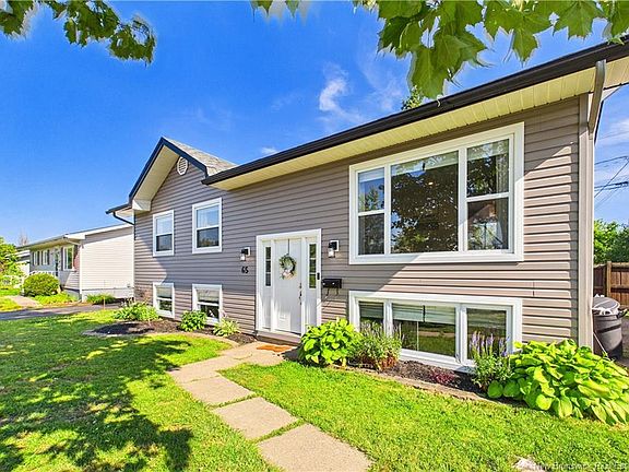 3rd image of 65 Satinwood Dr