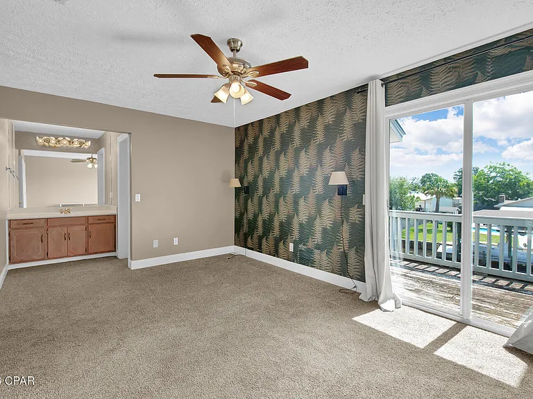1365 Capri Dr — Photo 43