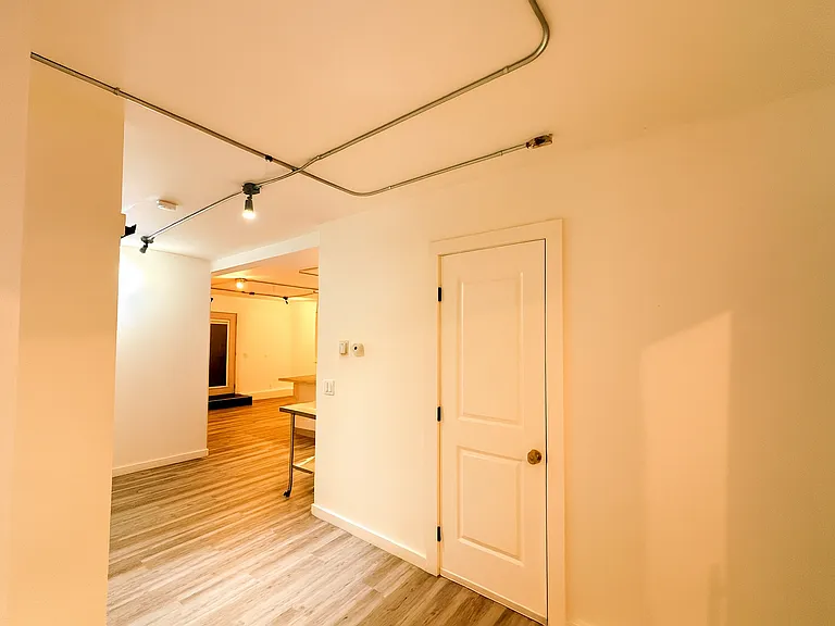 592 Silva Ave — Photo 15
