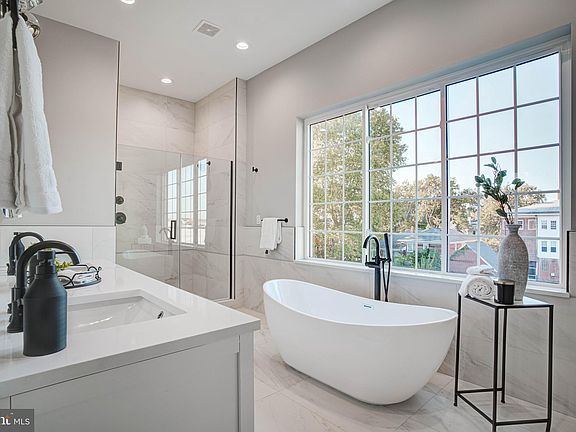 4th image of 2616 S 18th St #12