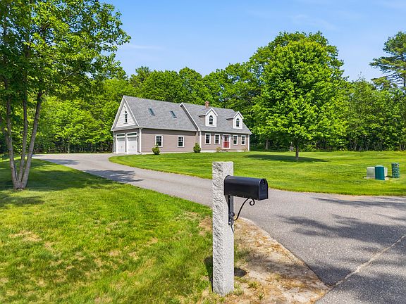 3rd image of 32 Beechwood Drive