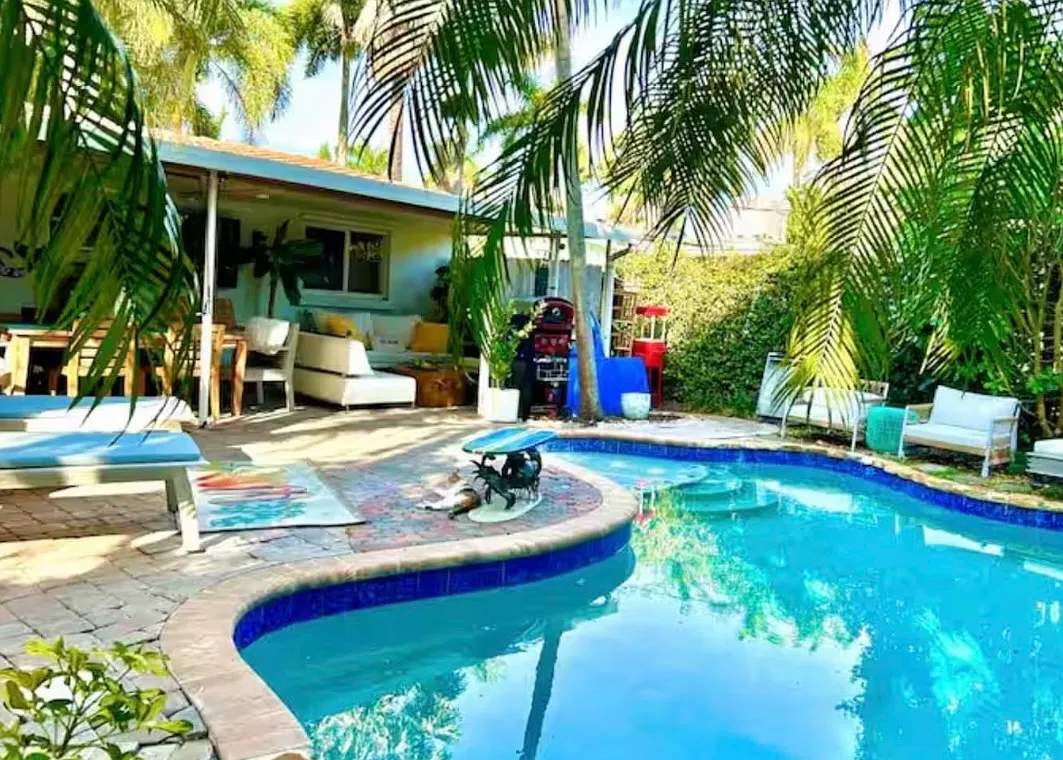 3 bed, 1270 sqft, $5,400 — Photo 1