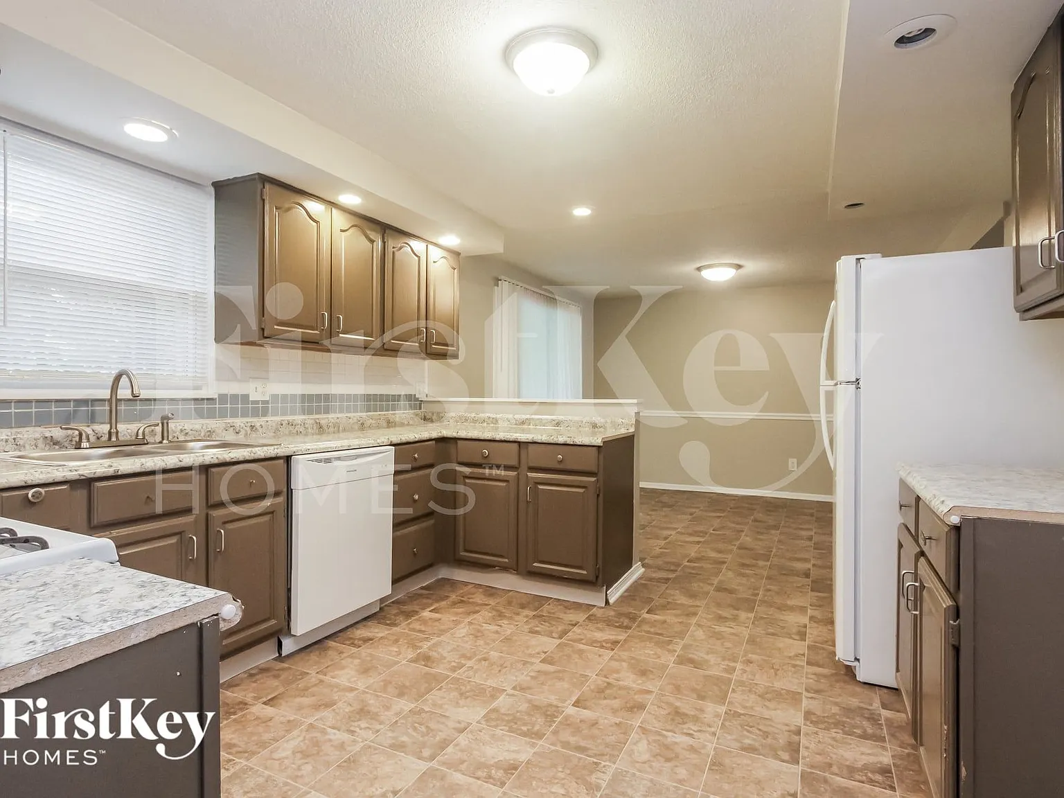 4 bed, 1.5 bath, 1760 sqft, $2,010 — Photo 4