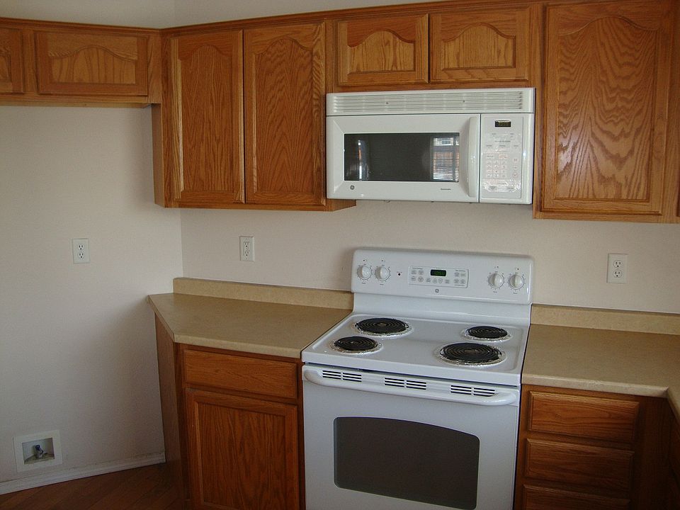 2nd image of 3244 Paramont St