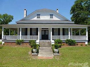 305 S Oak St, Springfield, GA 31329