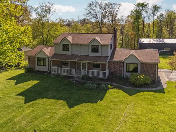 14160 Iroquois Woods Dr, Fenton, MI 48430