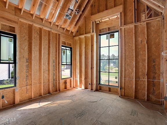 4th image of 3156 Carillon Way