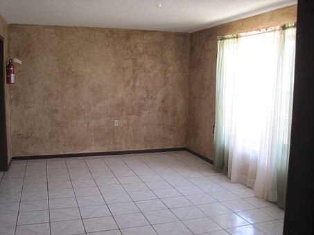 2nd image of 3203 Bellaire Dr
