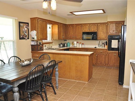 4th image of 2802 Rex Allen Dr