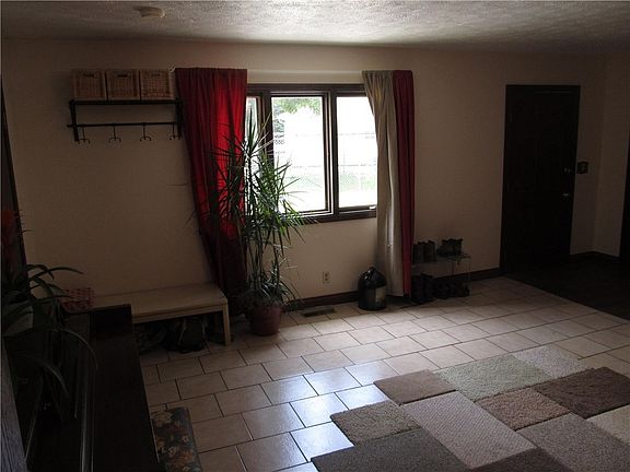 5th image of 8441 Meadowlark Dr