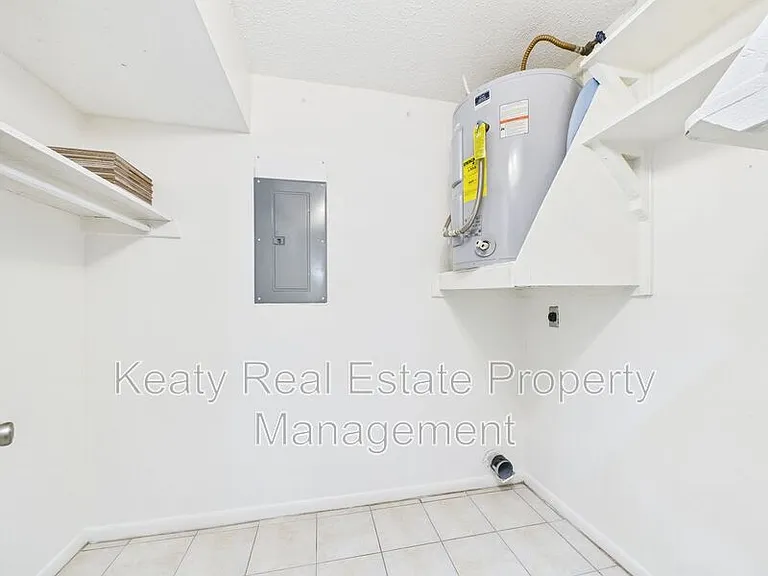 407 Fox Run Ave #2 — Photo 15