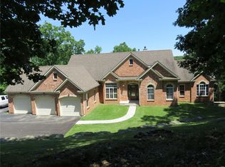 800 Wildflower Valley Dr, High Ridge, MO 63049