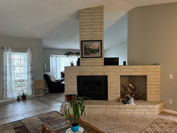 3rd image of 3164 Larch Dr