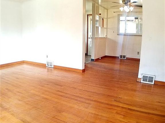 4th image of 5219 Woodland Dr