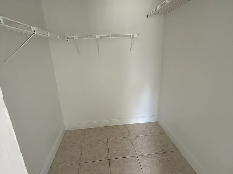 walking closet