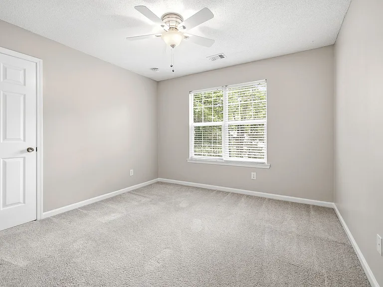 6330 N Glen Dr — Photo 29
