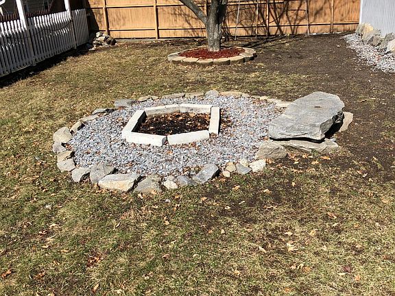 Backyard/fire pit 