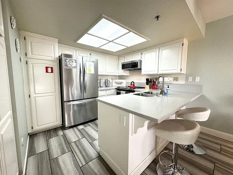 500 E Amado Rd #510 — Photo 6