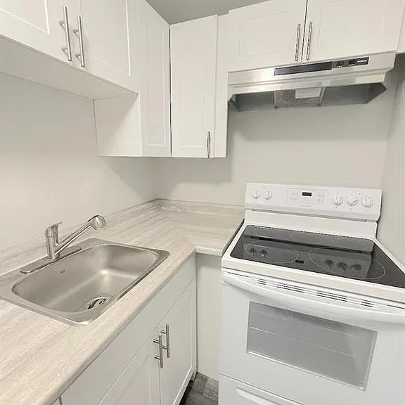 335 Detroit St #6 — Photo 4