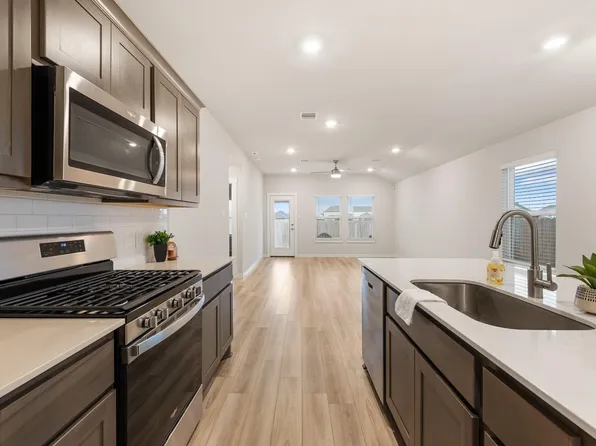 918 Kickapoo Ln, College Station, TX 77845