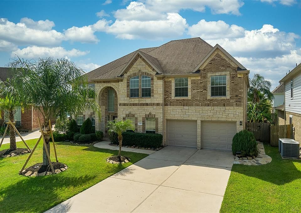 1st image of 1215 Chuck Dr