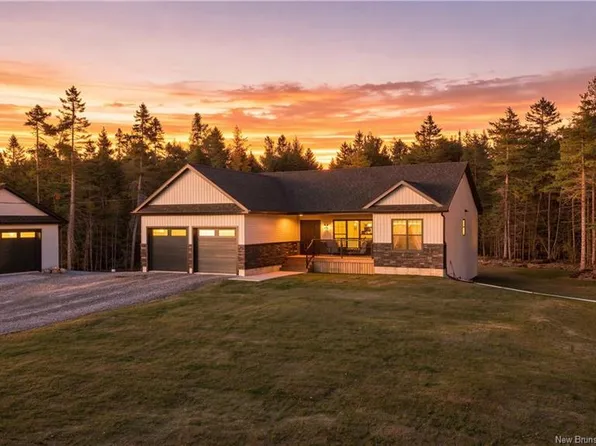 24 Sandlewood Ln, Douglas, NB E3G 0E7