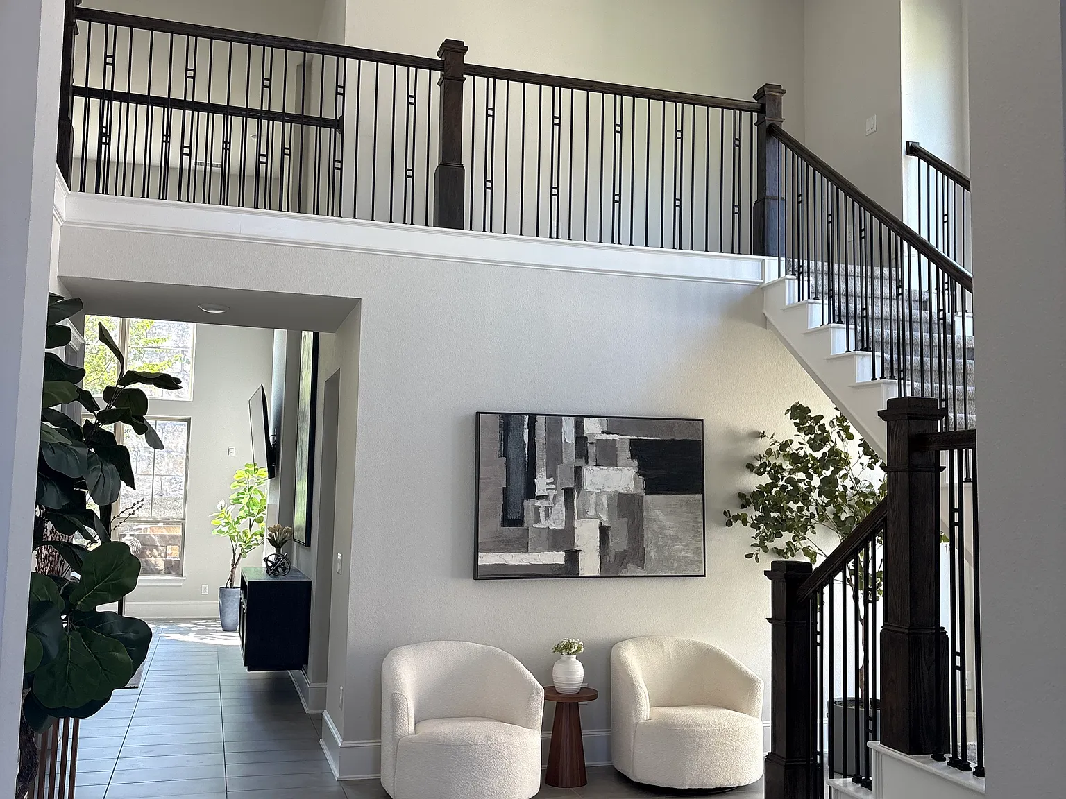4 bed, 3801 sqft, $6,500 — Photo 2