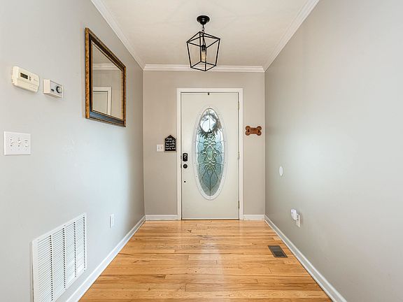 3rd image of 309 Magnolia Ct