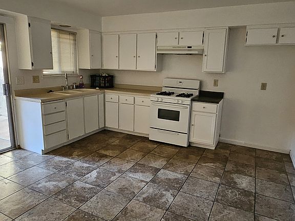 3rd image of 2485 S Whitney Blvd