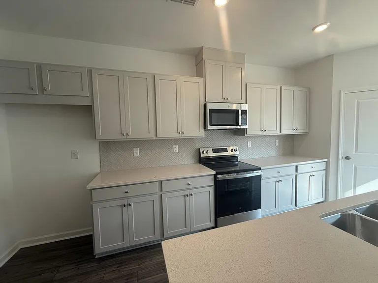 6204 Kenbrook Dr — Photo 3