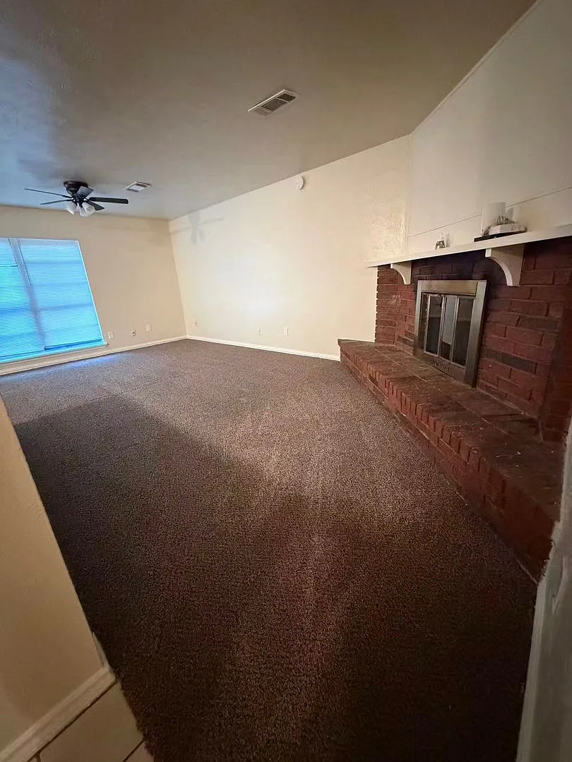 Beautiful 3 Bedroom 2 Bathroom in Allen! — Photo 4