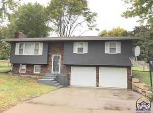 645 Delaware Dr, Ozawkie, KS 66070