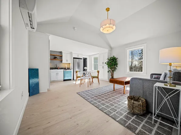 10 Independence Drive #2, Freeport, ME 04032