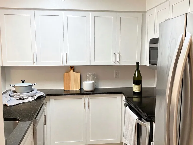 7500 Woodmont Ave #314 — Photo 5