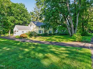951 St Davids Lane, Niskayuna, NY 12309