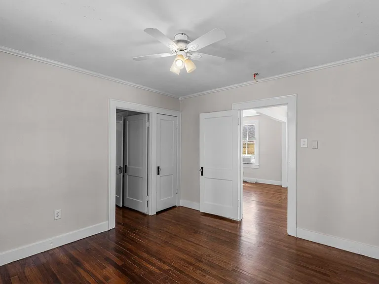 4911 Avenue P 1/2 — Photo 12