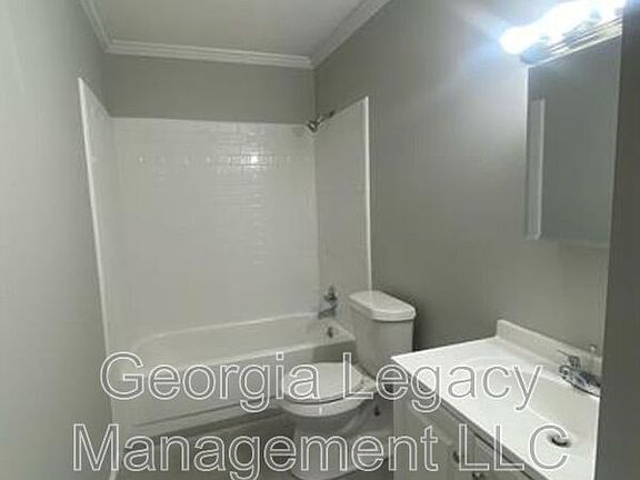 5th image of 53 Banks Dr #1