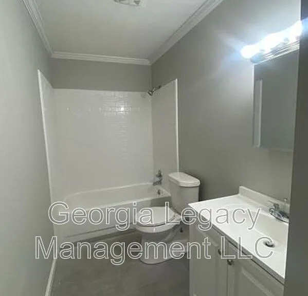 53 Banks Dr #1 — Photo 5
