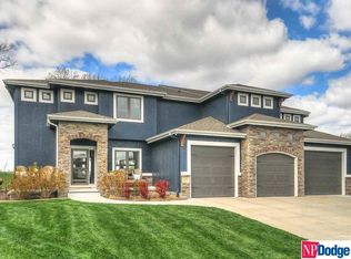 12513 Longshore Cir, Papillion, NE 68046