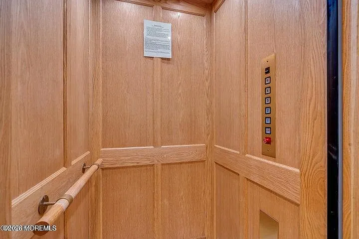 21 Blaine Ave #11 — Photo 35