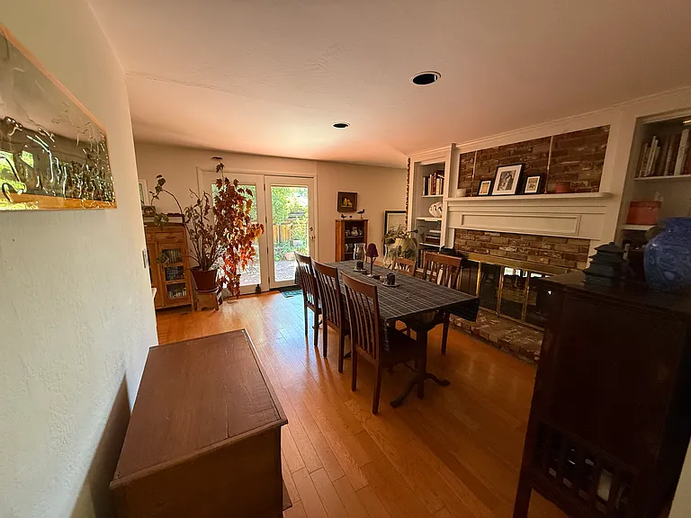 2010 Margot Cir — Photo 4
