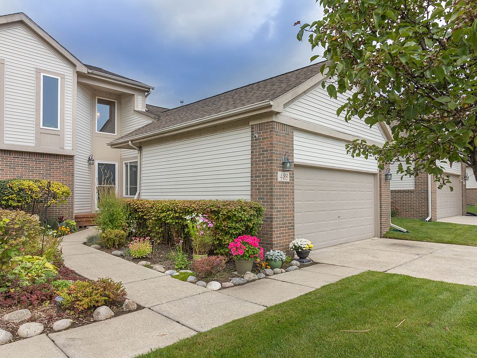 1st image of 489 Ravencrest Ln #63