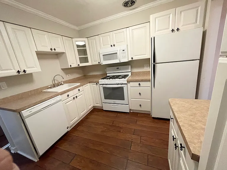 1430 N Evergreen Ave #1 — Photo 7