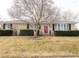 627 E Weathersfield Way, Schaumburg, IL 60193