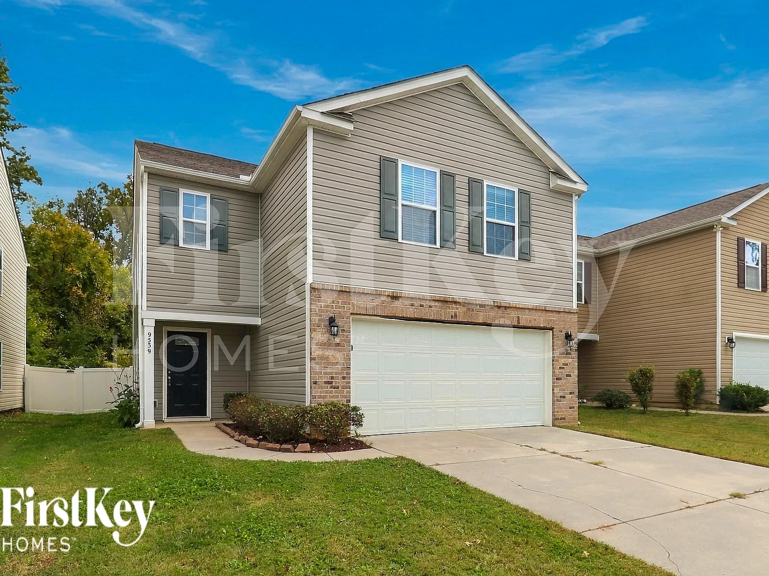 4 bed, 2.5 bath, 2174 sqft, $2,320 — Photo 2