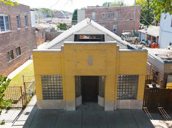 2719 W Pope John Paul Ii Dr, Chicago, IL 60632