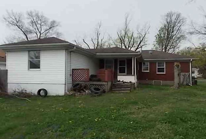 2nd image of 1907 Garrs Ln