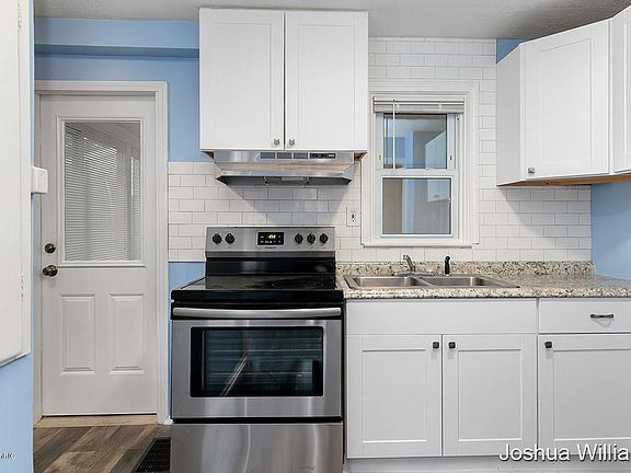 5th image of 3185 Stratford Dr SW