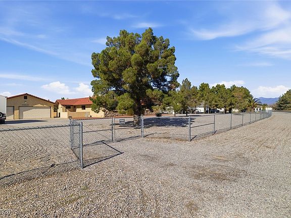2nd image of 1610 Red Rock Dr