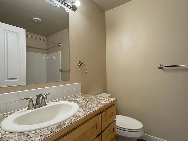 2225 N Airport Rd — Photo 29